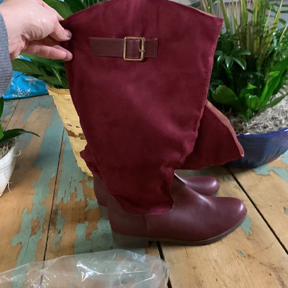 Hoff knee boot burgundy suede like material . 6.5 size